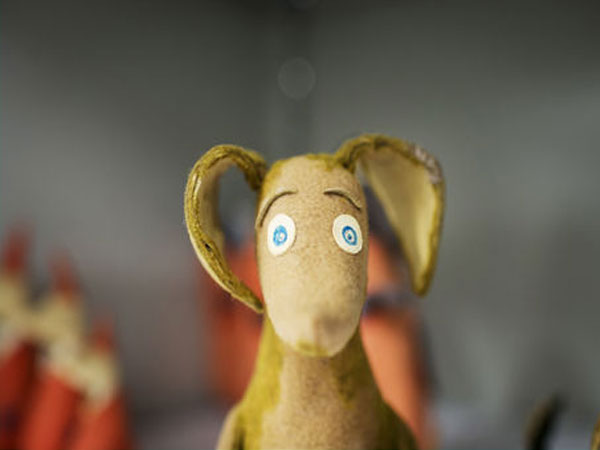 ③Surku-pääsi-pahvilaatikosta