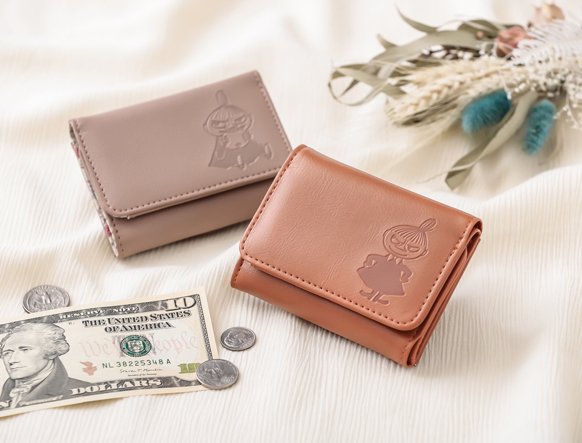ファミリーマートでミニ財布2種が本日発売♪牛革素材の財布は、書店で ...