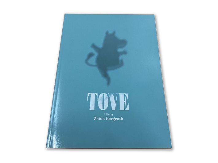 6月のプレゼントに映画『TOVE/トーベ』の劇場用パンフレットが登場